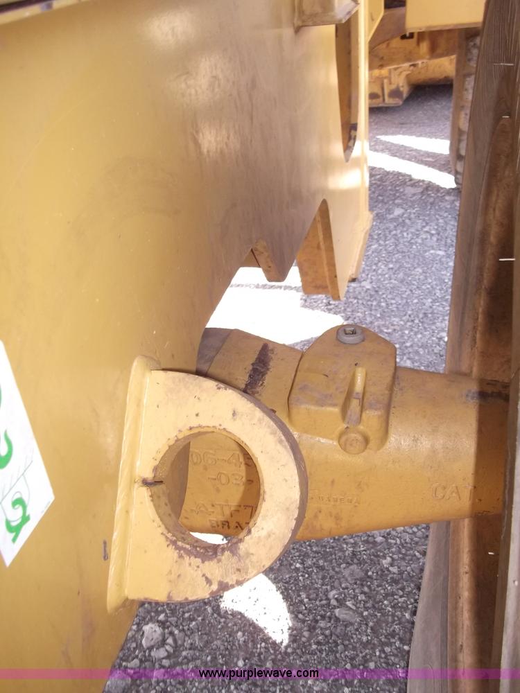 image for item B5037 2005 Caterpillar 938G wheel loader