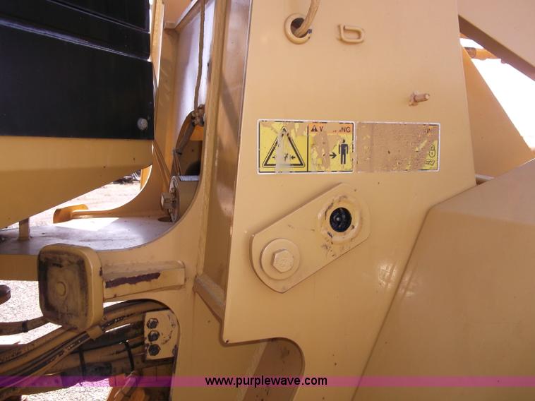 image for item B5037 2005 Caterpillar 938G wheel loader
