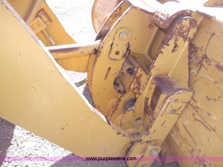 image for item B5037 2005 Caterpillar 938G wheel loader