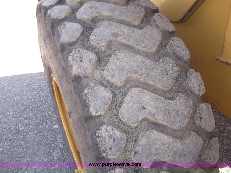 image for item B5037 2005 Caterpillar 938G wheel loader