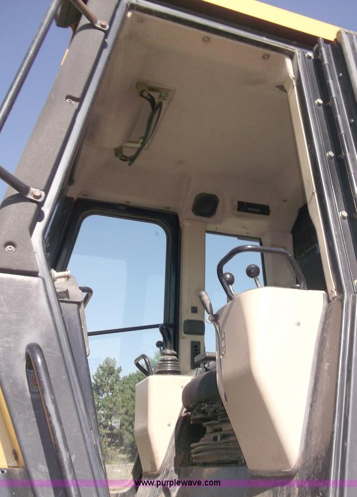 image for item B5038 2001 Caterpillar 963C track loader