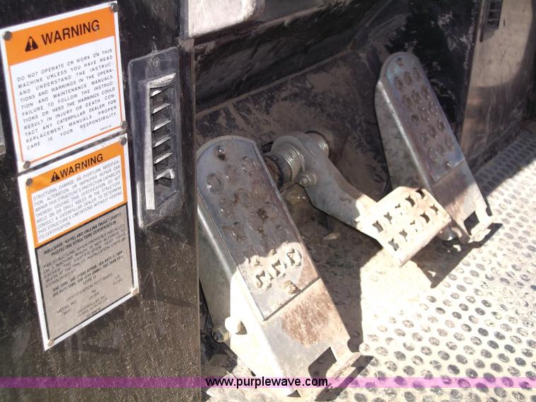 image for item B5038 2001 Caterpillar 963C track loader