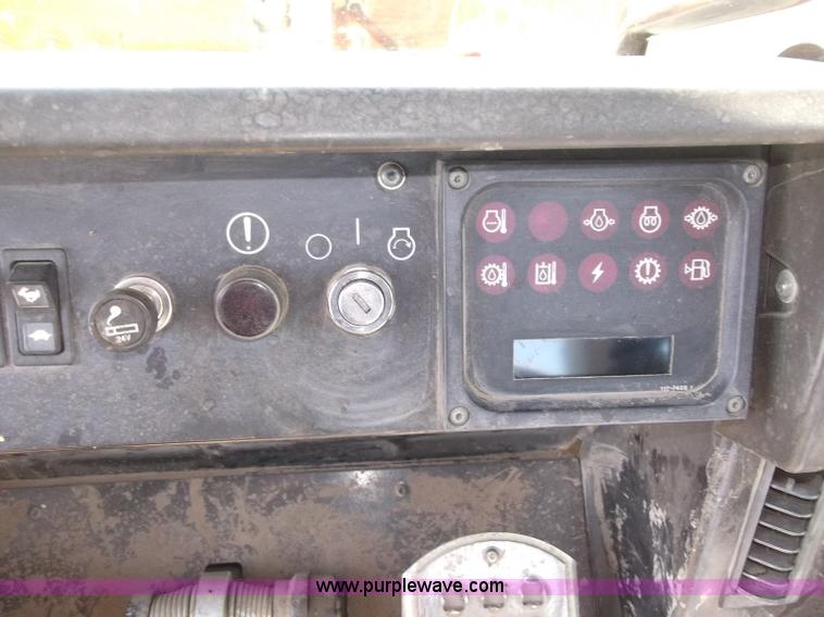 image for item B5038 2001 Caterpillar 963C track loader