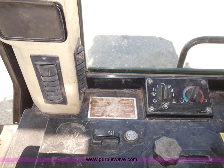 image for item B5038 2001 Caterpillar 963C track loader