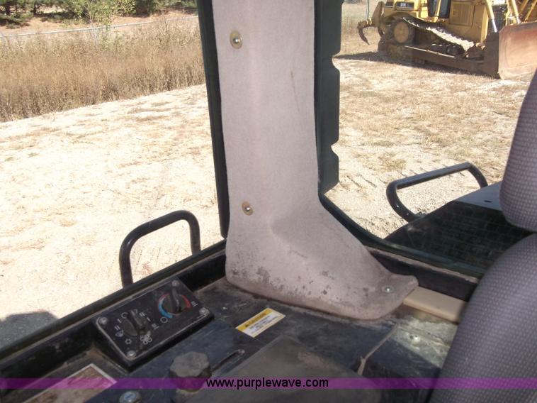 image for item B5038 2001 Caterpillar 963C track loader