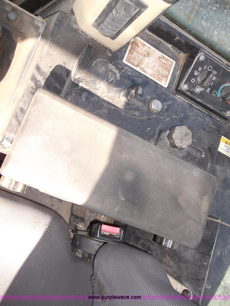 image for item B5038 2001 Caterpillar 963C track loader