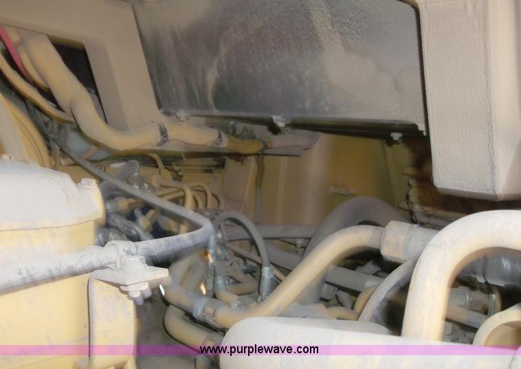 image for item B5038 2001 Caterpillar 963C track loader