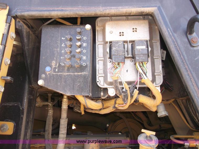 image for item B5038 2001 Caterpillar 963C track loader