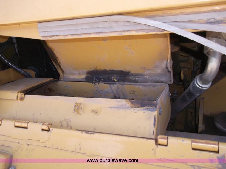 image for item B5038 2001 Caterpillar 963C track loader