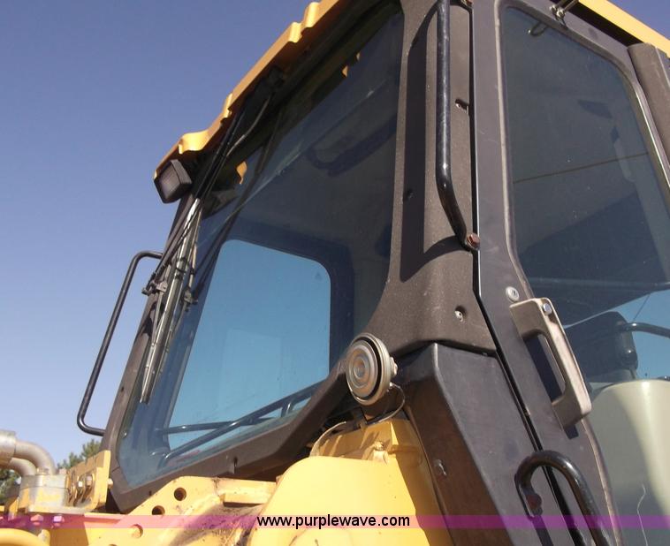 image for item B5038 2001 Caterpillar 963C track loader