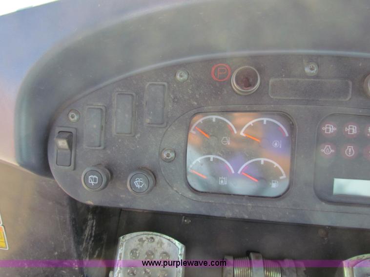 image for item B5039 2005 Caterpillar 963C track loader