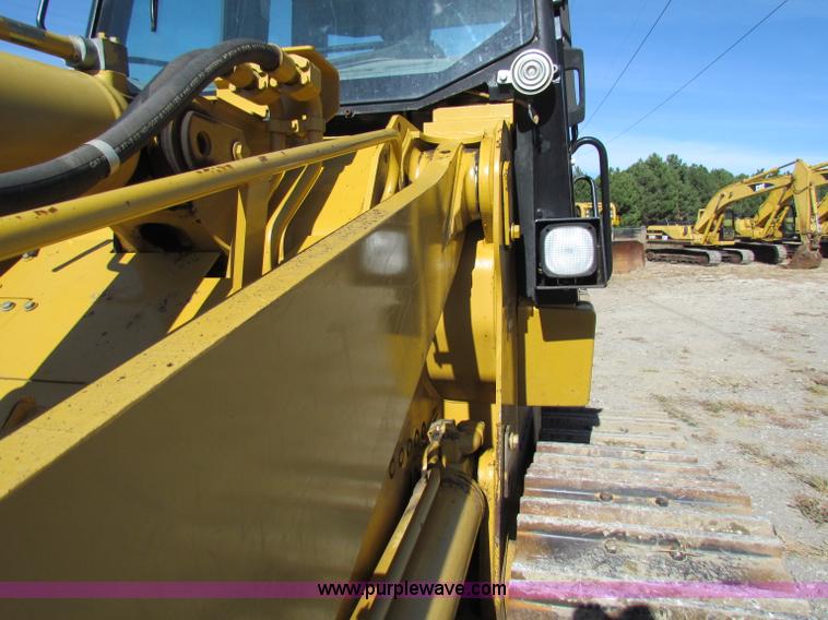 image for item B5039 2005 Caterpillar 963C track loader