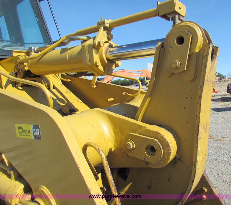 image for item B5039 2005 Caterpillar 963C track loader