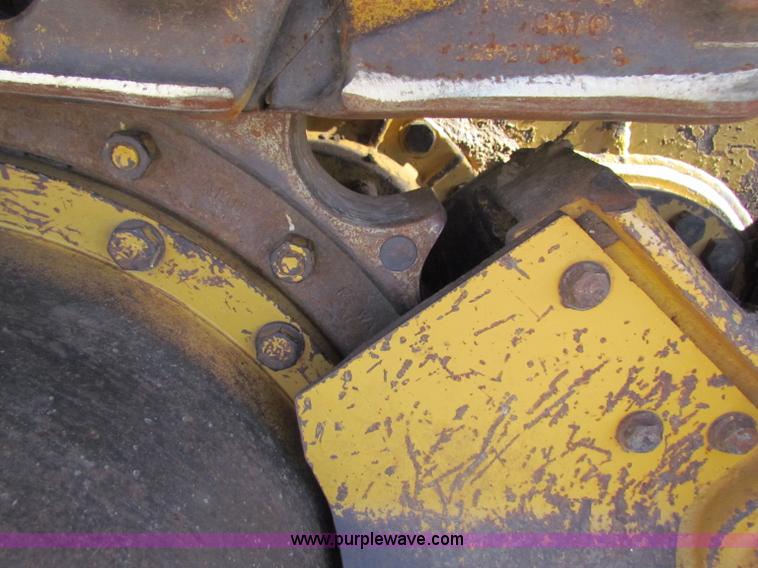 image for item B5039 2005 Caterpillar 963C track loader