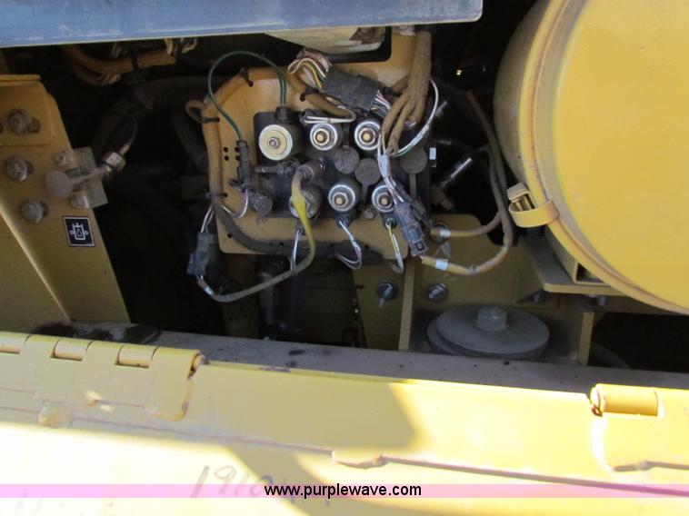 image for item B5039 2005 Caterpillar 963C track loader