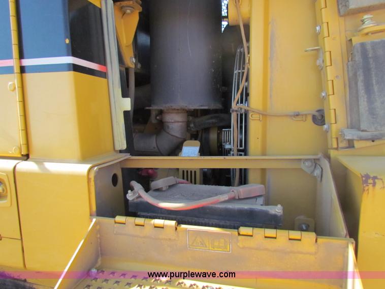 image for item B5039 2005 Caterpillar 963C track loader