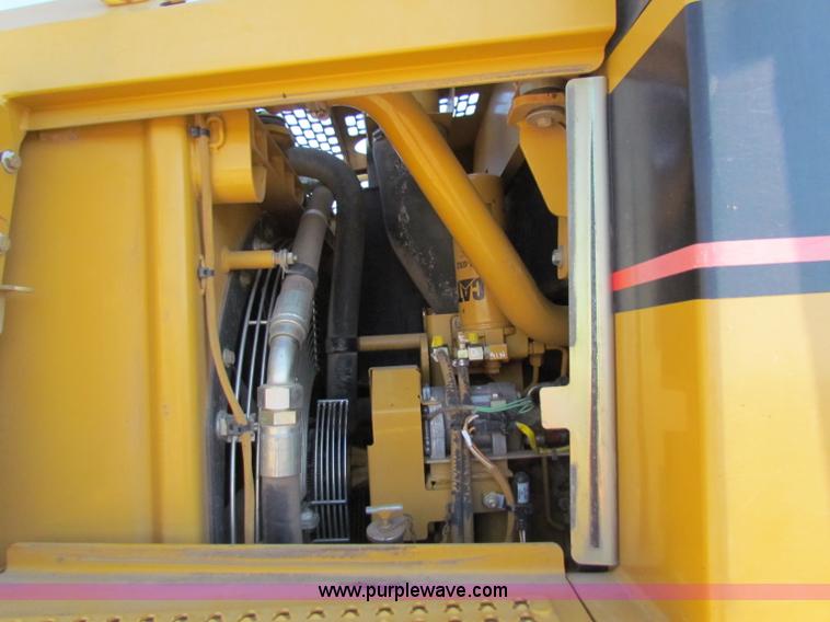 image for item B5039 2005 Caterpillar 963C track loader