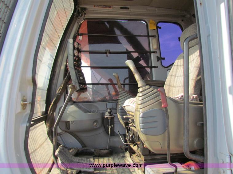 image for item B5040 1998 Hitachi EX200LC5 excavator