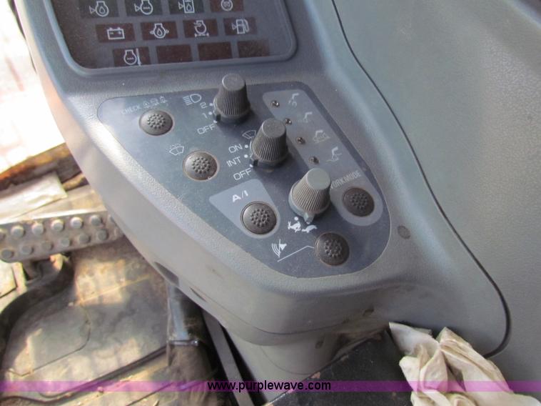 image for item B5040 1998 Hitachi EX200LC5 excavator