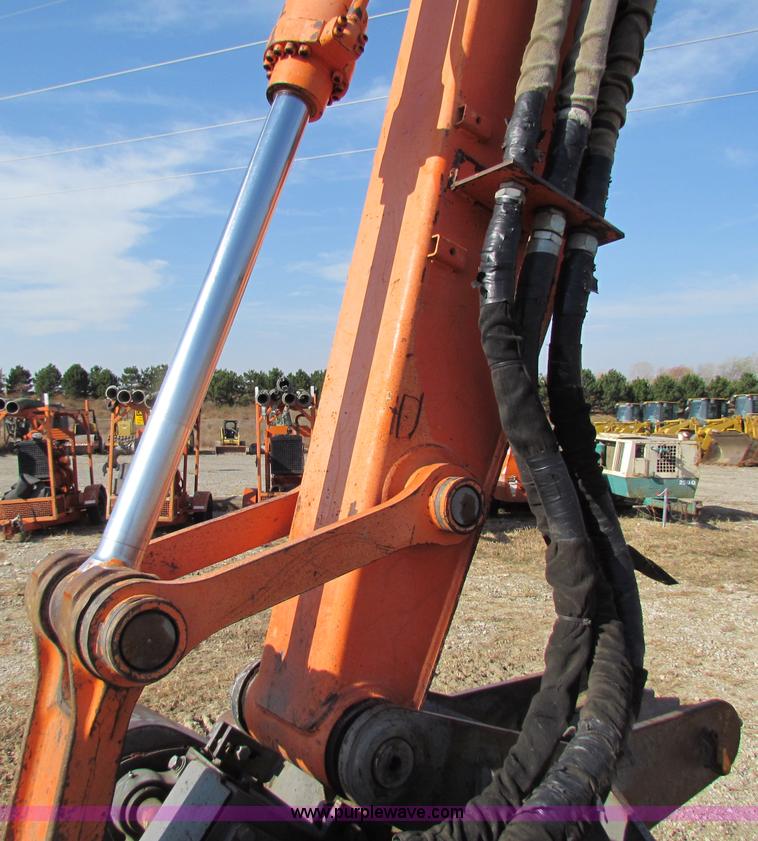 image for item B5040 1998 Hitachi EX200LC5 excavator