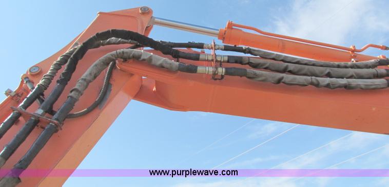 image for item B5040 1998 Hitachi EX200LC5 excavator