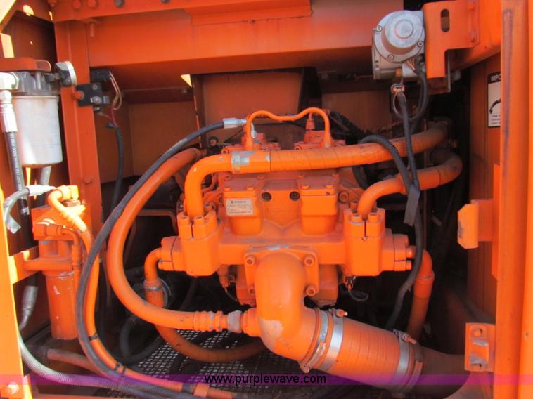 image for item B5040 1998 Hitachi EX200LC5 excavator