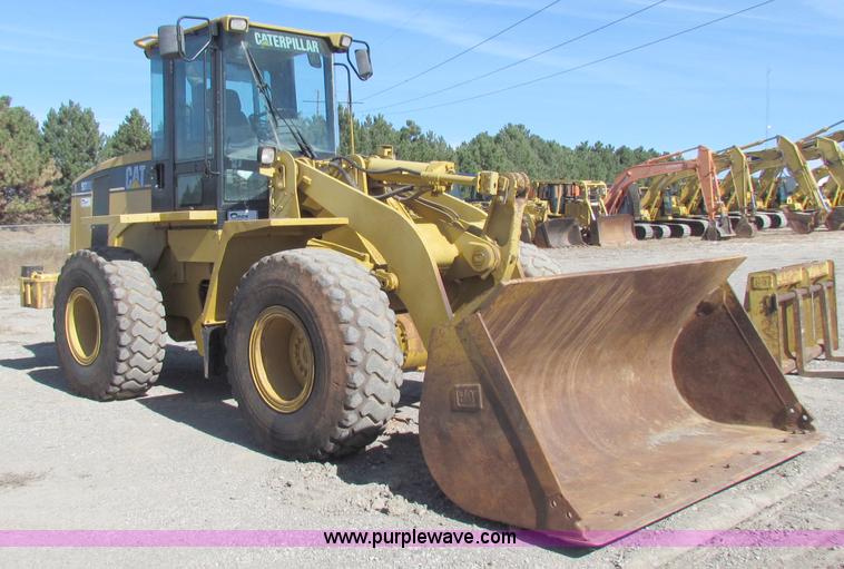 image for item B5041 2001 Caterpillar 938G wheel loader