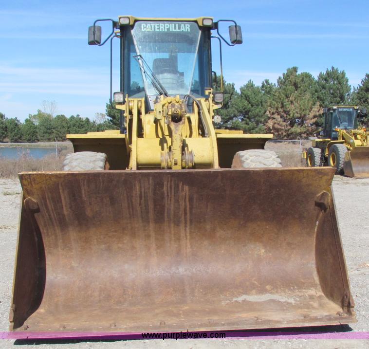 image for item B5041 2001 Caterpillar 938G wheel loader