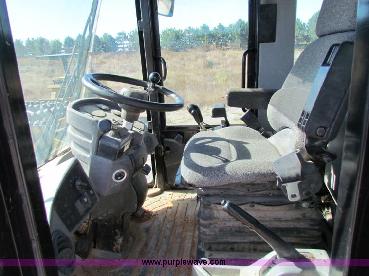 image for item B5041 2001 Caterpillar 938G wheel loader