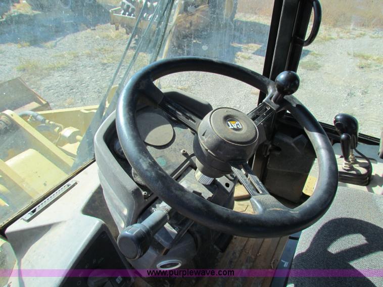 image for item B5041 2001 Caterpillar 938G wheel loader