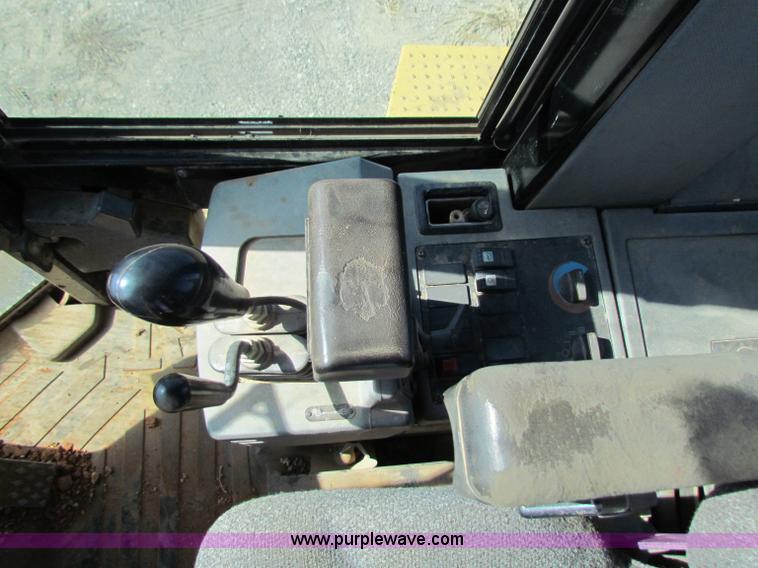 image for item B5041 2001 Caterpillar 938G wheel loader