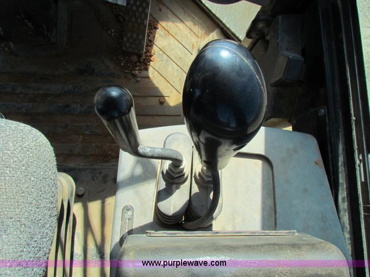 image for item B5041 2001 Caterpillar 938G wheel loader