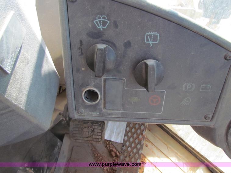 image for item B5041 2001 Caterpillar 938G wheel loader