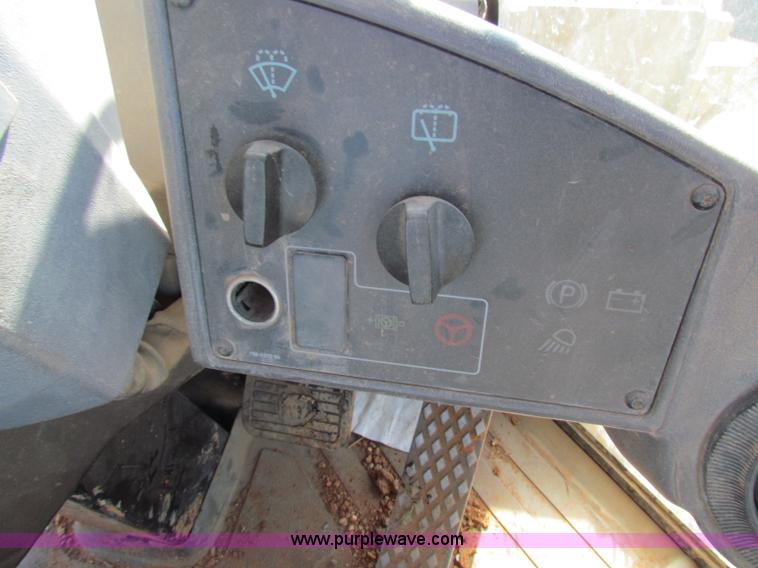 image for item B5041 2001 Caterpillar 938G wheel loader