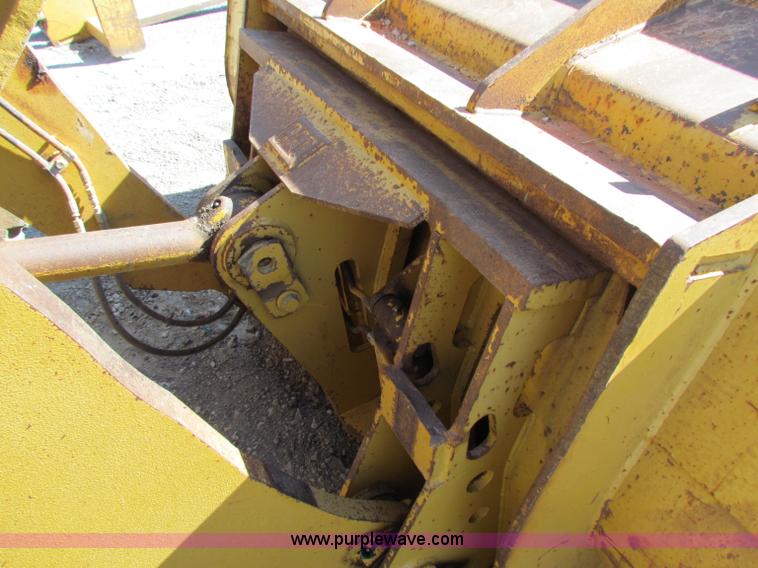 image for item B5041 2001 Caterpillar 938G wheel loader