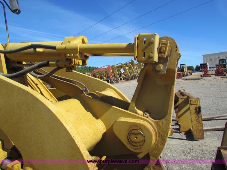 image for item B5041 2001 Caterpillar 938G wheel loader