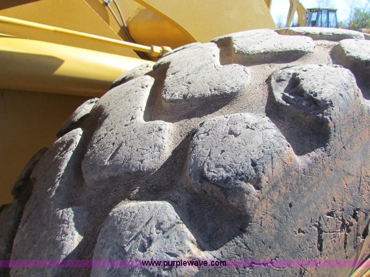 image for item B5041 2001 Caterpillar 938G wheel loader