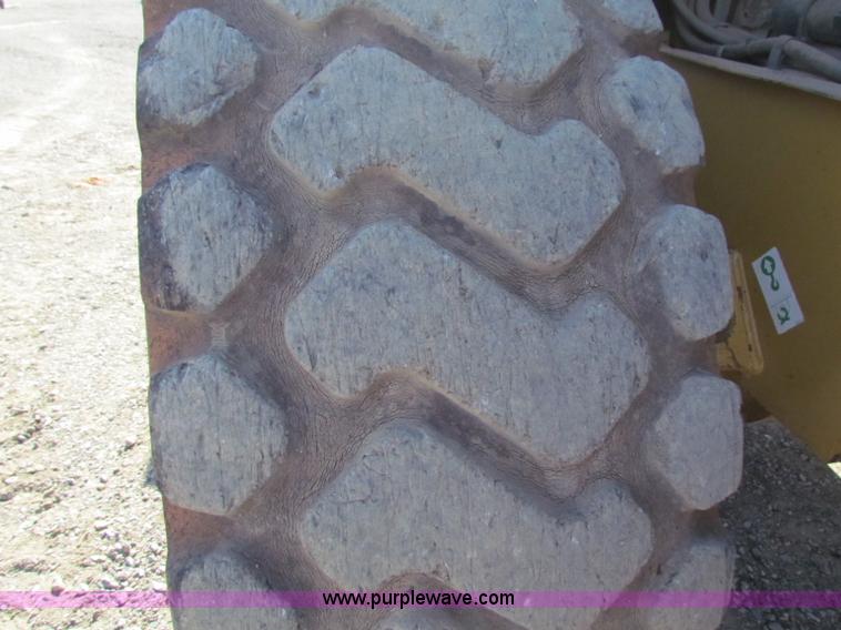 image for item B5041 2001 Caterpillar 938G wheel loader
