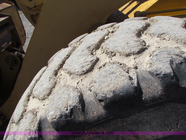 image for item B5041 2001 Caterpillar 938G wheel loader