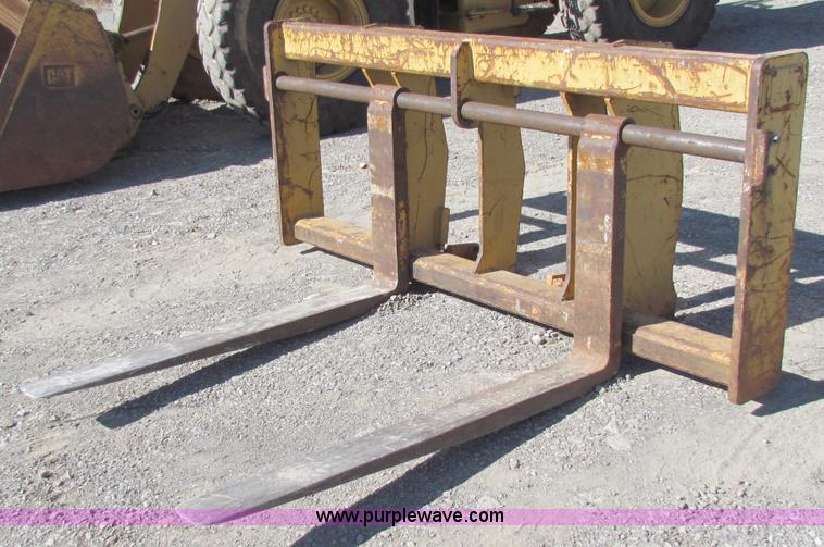 image for item B5041 2001 Caterpillar 938G wheel loader