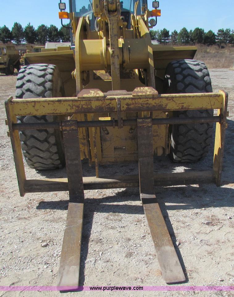 image for item B5041 2001 Caterpillar 938G wheel loader