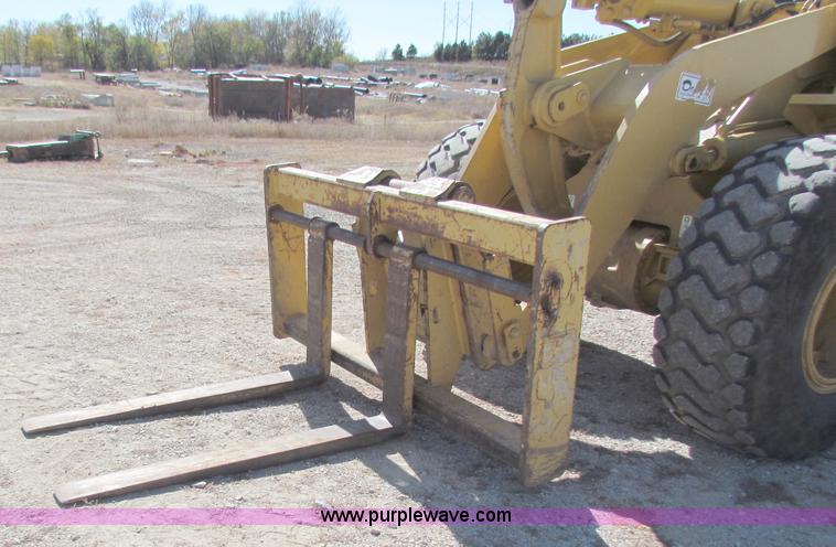 image for item B5041 2001 Caterpillar 938G wheel loader