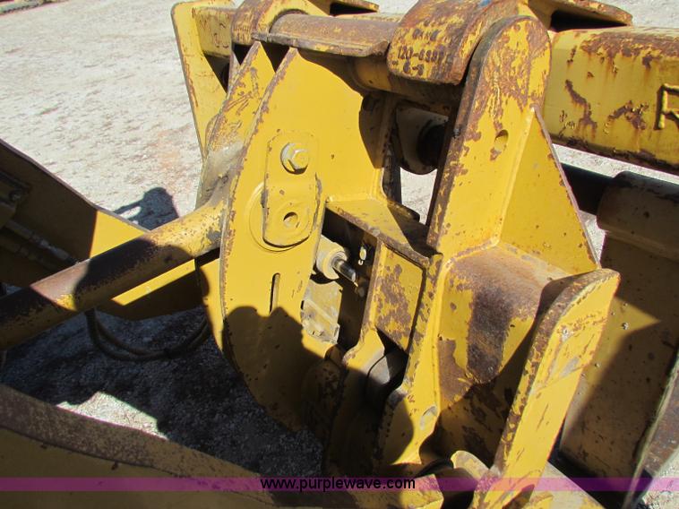 image for item B5041 2001 Caterpillar 938G wheel loader