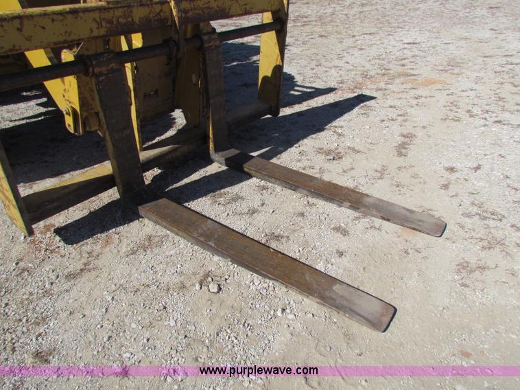 image for item B5041 2001 Caterpillar 938G wheel loader