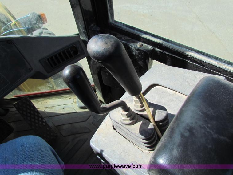 image for item B5042 1998 Caterpillar 928G wheel loader