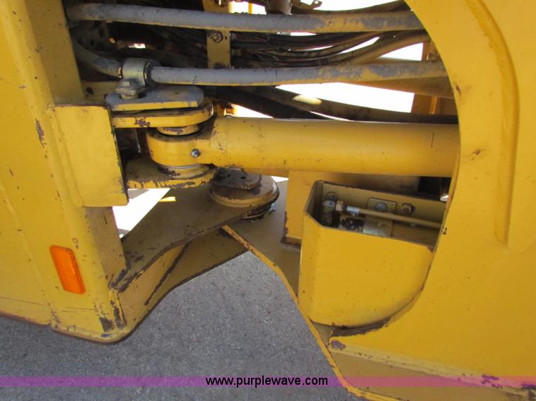 image for item B5042 1998 Caterpillar 928G wheel loader