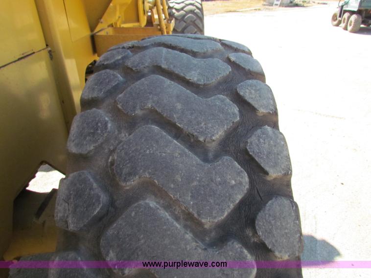 image for item B5042 1998 Caterpillar 928G wheel loader