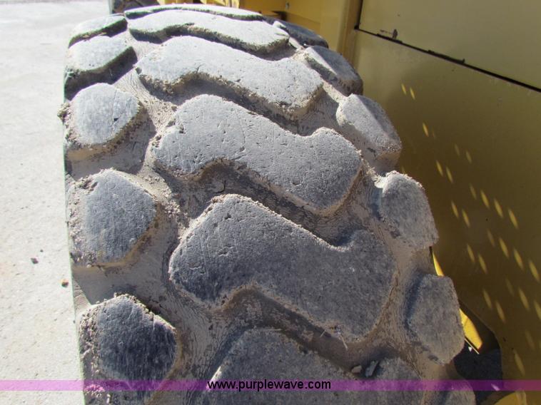 image for item B5042 1998 Caterpillar 928G wheel loader