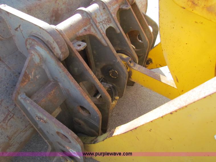 image for item B5043 2001 Komatsu WA380-3MC wheel loader