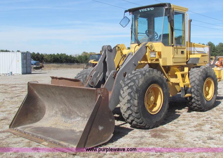 image for item B5044 1997 Volvo L70C wheel loader
